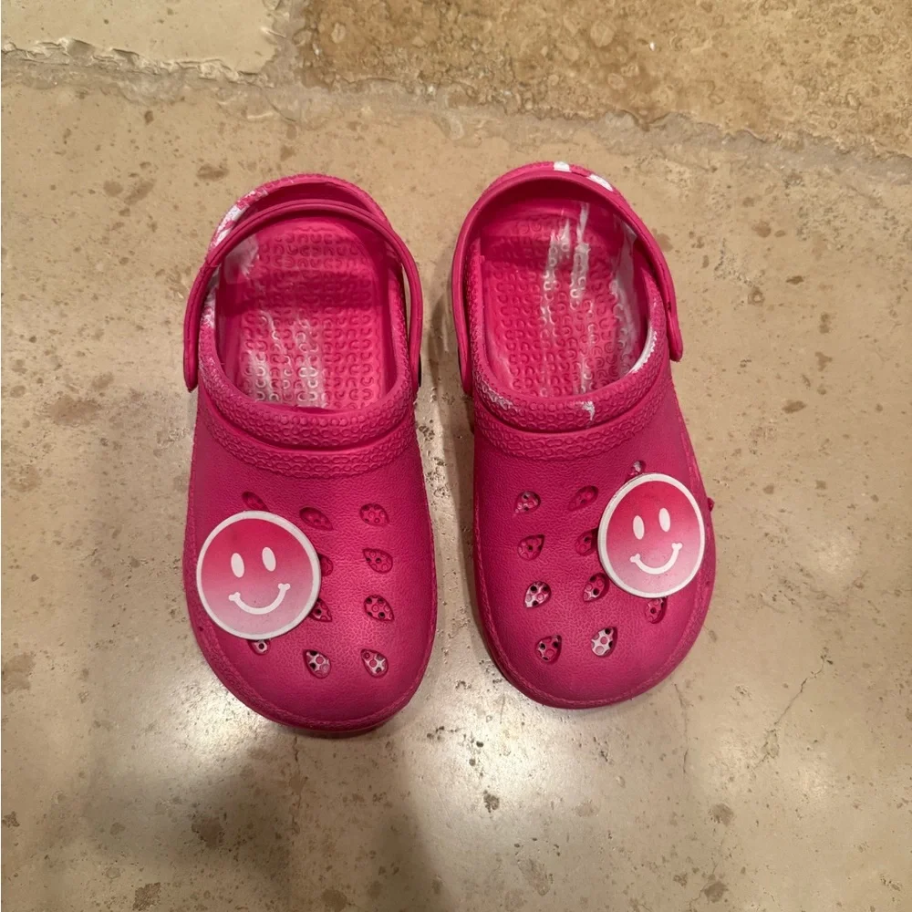 Pink Clogs - Picture 5 of 5